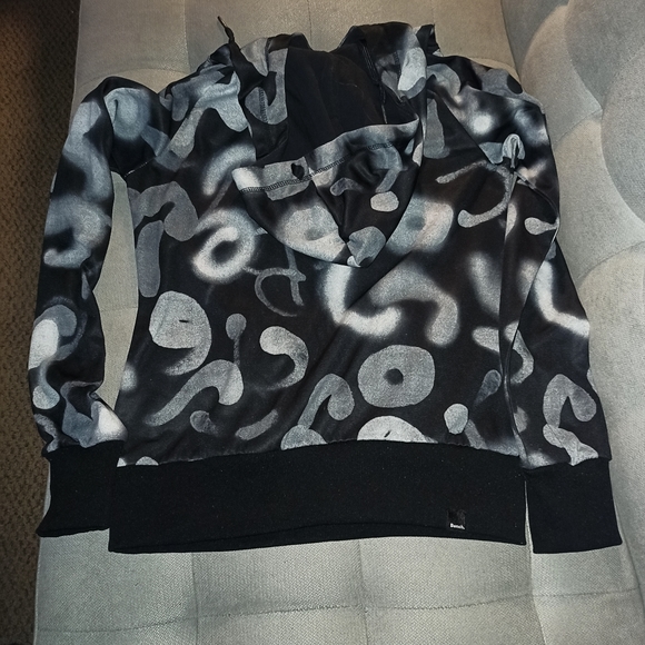 Bench hoodie - Picture 2 of 3